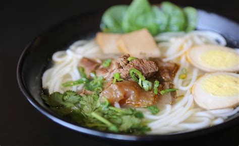  Crossing Borders With Flavor: Can Guoqiao Rice Noodles Transport You To Yuxi's Bustling Streets?