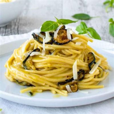  Spaghetti alla Nerano! A Decadent Dish of Creamy Zucchini and Melted Provolone Cheese