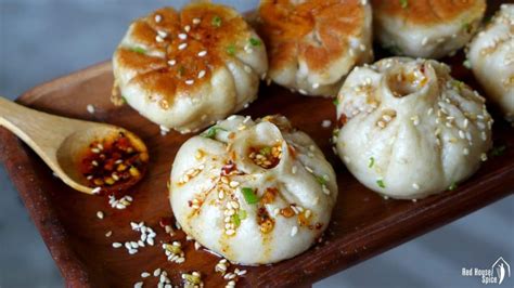  Taizhou Shengjian Bao:  Een Ontsnappingsact van Vruchtenvlees en een Smeltpot van Hartige Noten!